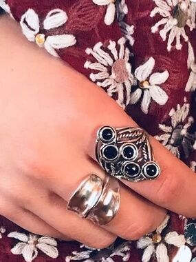 925 SS Onyx Stones, G&H Ring size 8